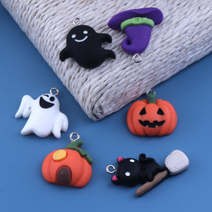 Nouveaux charms en résine sur le thème d'Halloween (Citrouille, Fantôme, Chapeau <span class=keywords><strong>de</strong></span> Sorcière, <span class=keywords><strong>Château</strong></span>, Chat Noir) avec trous pré-percés, fournis pour boîtes, sacs et bracelets - Product Image 3