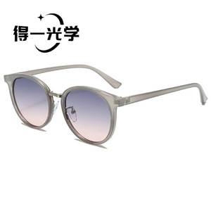 Women <b>Sunglasses</b> Black Frame Pc Lens Uv400 Protection Type 3 Sunshades - Product Image 2