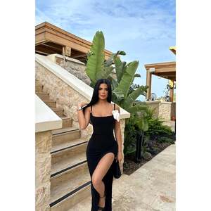 Robe de mariée Sandra Rose en satin noir, style sirène moderne, col montant, longue, plissée, matériaux personnalisables, grandes tailles, longueur ras du sol - Product Image 5