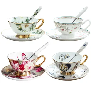 Großhandel Keramik europäischen Landhausstil Luxus Porzellan Knochen China Kaffeetasse und Untertasse Set Gold Rand Tee tasse mit Löffel