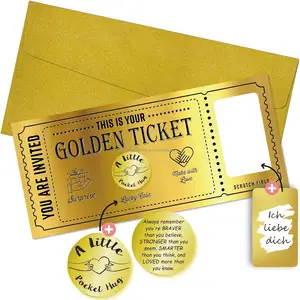 Individueller bedruckter Geschenk-Voucher etikettiert Ihren Goldenen Ticket mit Rubbel-Aufkleber-Karte und Umschlag