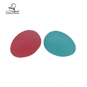 Precio bajo al por mayor juguetes dedo de silicona de agarre huevo bola suave terapia deportes agarre mano Bola de masaje - Product Image 4