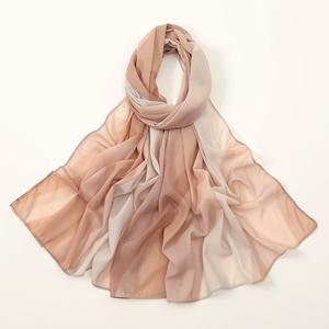 最新レディースソフトプリントシルクショールスムーズクレープクリンクルヒジャーブ大人用クレープクリンクルショールシルクフィーリング付き女性用 - Product Image 6