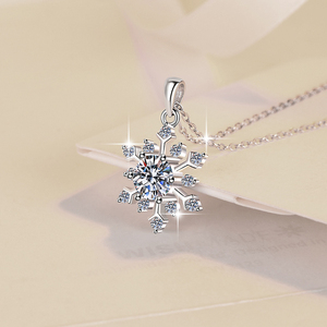 Joyería fina forma <span class=keywords><strong>de</strong></span> copo <span class=keywords><strong>de</strong></span> nieve 1Ct D <span class=keywords><strong>Color</strong></span> VVs1 Moissanite S925 plata esterlina encanto colgante collar regalo <span class=keywords><strong>de</strong></span> compromiso para mujeres - Product Image 2