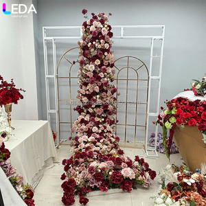 Decoración LEDA para Eventos y Fiestas, Camino de Mesa de Flores Rosadas Hecho a Mano, Fondo de Flores Largo para Bodas - Product Image 1