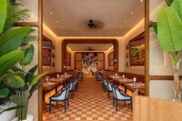 Panneaux muraux décoratifs pour restaurants sur mesure à Dubaï, solution tout-en-un pour l'ameublement de restaurants, table de salle à manger commerciale, chaise, banquette