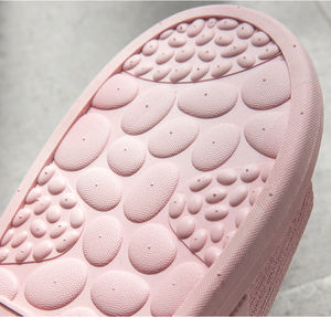 Greatslides Vente à Chaud Chaussons de Massage Rose, Sandales Chaussons de Haute Qualité pour Femmes Vente en Gros Sandales Plates Premium pour Dames - Product Image 4