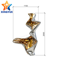 Sculpture et figurine abstraites modernes en acier inoxydable gravé, art public extérieur pour paysages et places publiques, designs personnalisés disponibles