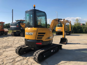 Miniexcavadora SY35U de Alta Eficiencia con Giro Cero para Proyectos de Construcción Urbana y de Jardinería - Product Image 3