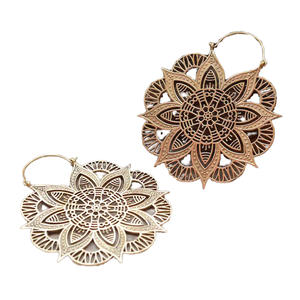 Boucles d'oreilles en laiton faites à la main Festival ethnique Boho Flower Hoop Design avec Lotus pour la mode de fête et cadeau pour elle - Product Image 6