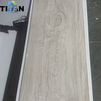 Feuille de PVC à motif de ligne argentée ondulée de 200 mm pour la décoration intérieure des plafonds, estampage à chaud