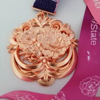 Medalla deportiva Yue Run Circle moderna de doble Color Aleación de Zinc giratorio chapado en oro cebolla polvo pegamento recuerdos BQ marca coleccionable