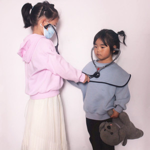 Estetoscopio de Enfermera Negro con Cruz Roja, Juguete de Plástico para Niños, Disfraz de Juego de Roles, Accesorio Unisex de 5 a 7 Años - Product Image 3
