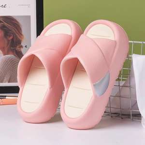 Pantoufles d'intérieur élégantes et simples noires à talon de 3 cm pour adultes, idéales pour la salle de bain et la douche, utilisables en toutes saisons - Product Image 3