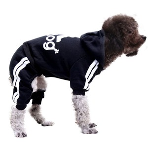 Vêtements personnalisés pour animaux de compagnie Fabricant à 4 pattes Vente en gros <span class=keywords><strong>Sweat</strong></span> à <span class=keywords><strong>capuche</strong></span> classique d'hiver pour chiot Vêtements à quatre pattes pour chien et chat - Product Image 3