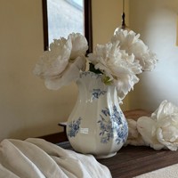 Vase Pichet en Céramique Sous Glaçure Bleu & Blanc Moderne, Écologique et Fait Main PIONEERA pour la Maison et le Jardin