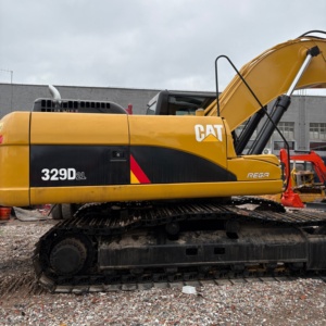 Excavatrice sur chenilles d'occasion CAT 329D2L, 29 tonnes, parfaite pour le creusement de fossés, le défrichement de terres, les fondations et les travaux de terrassement à grande échelle, en vente - Product Image 3