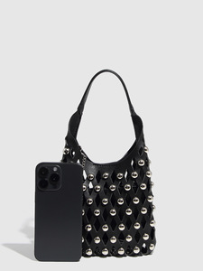 Nouveau sac à main décontracté grande capacité pour l'été, couleur unie, style punk avec rivets ronds incrustés, sac à bandoulière tendance pour femme, Tanjing - Product Image 6