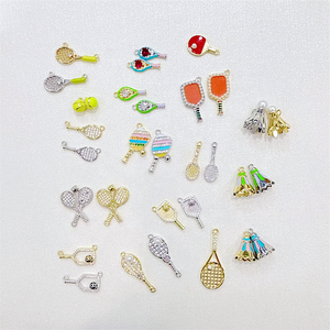 CH-LAP1933 Pendentif de baseball en émail coloré, en <span class=keywords><strong>cuivre</strong></span> plaqué or, pendentif batte/ballon de football/ballon de volley-ball, accessoire en <span class=keywords><strong>cuivre</strong></span> en forme de ballon, vente en gros - Product Image 1