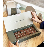 Boîte cadeau unique de chocolat sucré de la Saint-Valentin Emballage en papier de luxe Boîte à bonbons divisée Boîte à bonbons d'emballage de chocolat pour dessert personnalisée