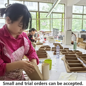 Sang Trọng Biểu Tượng Tùy Chỉnh Quảng Trường Sơn Mài Màu Đỏ Bằng Gỗ Đồng Hồ Duy Nhất Bao Bì Hộp Đồng Hồ Lưu Trữ Du Lịch Trường Hợp Với Gối Mềm - Product Image 5