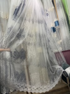 Lot de tissu brodé bleu/gris pour rideaux - Product Image 4