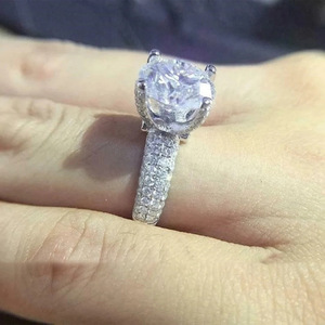 Anello con zirconi incastonati a corona rotonda in stile europeo-americano, elegante ornamento da dito per fidanzamento e matrimonio per signore. - Product Image 2