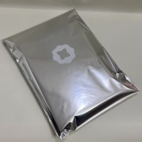 Sac d'expédition en polymailleur métallique argenté avec logo personnalisé pour vêtements, enveloppe de courrier en aluminium résistante à l'humidité