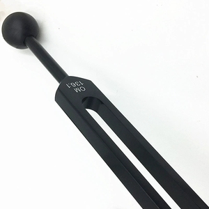 Diapason vibrant lesté noir mat 136,1 Hz pour la thérapie par vibration, le yoga et la méditation des chakras - Vente en gros - Product Image 3