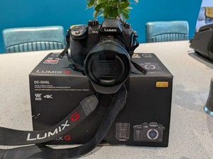 Cámara Digital Profesional Hft Gh5 con Lente de 12-60 mm, Cámara sin Espejo Cmos con Formato 4/3, Video 4k Uhd, Venta al por Mayor, Lumix Gh5 con Leica - Product Image 1