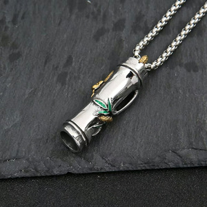Yunnique – collier avec bouteille d'eau de style européen, pendentif serpent en alliage de zinc, bijoux rétro punk pour hommes - Product Image 3