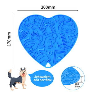 Alfombrilla de silicona con forma de corazón para perros y gatos con ventosa, montaje en pared, comedero lento, alfombrilla calmante, libre de BPA, apta para lavavajillas - Product Image 1