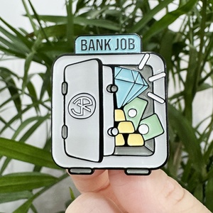 Usine Vente Conception Personnalisée Émail Doux Processus Teint Noir Épinglette Anime Badge Papillon Embrayage En Caoutchouc - Product Image 1