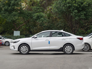 Changan Yidong EIDO EV 460 Hecho en China Precio al por mayor con excelente calidad a la venta para 5 asientos - Product Image 5
