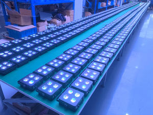 10 Piezas de Mini Focos LED Inalámbricos DMX con Batería, Resistentes al Agua IP65, con Control Remoto y por Aplicación Móvil, RGBWAUV, 16.7 Millones de Colores - Product Image 3