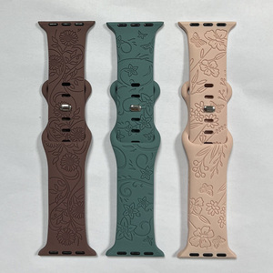 <span class=keywords><strong>Bracelet</strong></span> en silicone de luxe gravé en relief Trendybay 45 mm, design personnalisé d'usine OEM, compatible avec <span class=keywords><strong>Apple</strong></span> <span class=keywords><strong>Watch</strong></span> 8 7 Ultra, <span class=keywords><strong>bracelet</strong></span> intelligent - Product Image 1