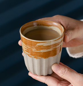 Sculpture en relief classique 200 ml en porcelaine fine concentrée, durable, écologique, sans BPA, compatible lave-vaisselle, style floral pour café et thé - Product Image 4