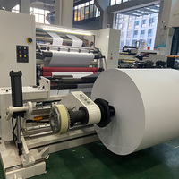 Rouleau de papier imprimé à la découpeuse de feuilles Machine de refendage en acier avec rembobinage sans noyau