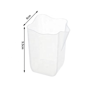 Nouveau <span class=keywords><strong>pot</strong></span> de fleurs carré moderne en plastique avec système d'auto-arrosage pour plantes succulentes, avec couvercle extérieur intégré pour le stockage de l'eau - Product Image 3