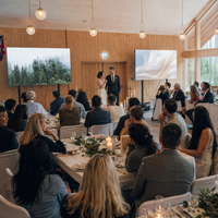 Pantalla LED para Bodas P2.6, Pantalla LED de Alquiler para Interiores de 500x500 mm, 7680 Hz, Video Wall para Escenarios, Proveedor de Eventos para Recepciones en Salones de Baile