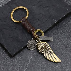 Llavero de Metal con Colgante de Pluma Retro de Ala Derecha, Hecho a Mano, Personalizado, de Aleación, Versátil, para Regalo - Product Image 1