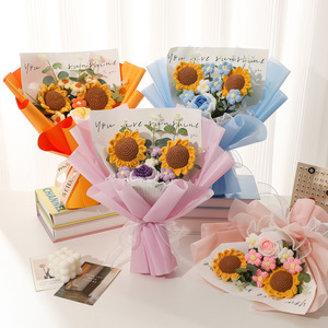 Bouquet de fleurs artificielles au crochet en forme de tournesol et de rose, fait main, pour cadeaux de la Saint-Valentin (vente en gros) - Product Image 1