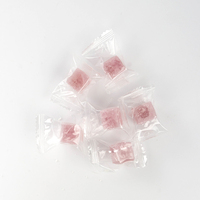 Kubusvormige fruitgevulde jelly gummy snoepjes, zacht kauwbaar kristalsnoep, roze aardbei smaak, bulk groothandel