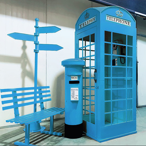Cabina Telefonica Stile Londinese in Vendita, Sfondo per Fotografia di Strada - Product Image 3