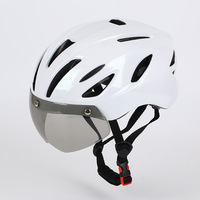 Casque de vélo portable à visière magnétique, lentille ultra-claire, résistant à l'eau, matériau PC+EPS, léger et respirant pour l'été, idéal pour l'extérieur