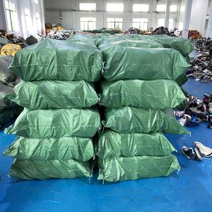 Большое количество стоковой обуви отправляется на Ближний Восток Мужская обувь высокого качества 100% чистые сливки и международные бренды - Product Image 4