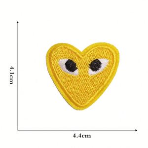 Parche Termoadhesivo de Chenilla con Diseño de Cara Sonriente y Corazón, Color Macaron, para Mochilas, Gorras y Chaquetas - Product Image 4