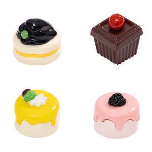 Miniature de dessert mignonne en résine pour maison de poupée, figurine de gâteau miniature pour loisirs créatifs et décoration de bureau à domicile - Product Image 5