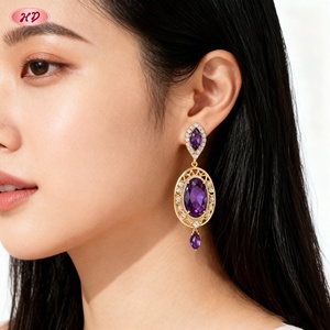 ต่างหูห้อยทรงหยดน้ำประดับเพทายสีม่วงเกรด AAA หลายชั้น ดีไซน์ฉลุลายโบราณ ยี่ห้อ Hengdian Jewelry ชุบทอง 18K ผลิตจากโลหะผสมทองแดง เหมาะสำหรับทั้งชายและหญิง สำหรับโอกาสพิเศษ เช่น วันครบรอบ - Product Image 4