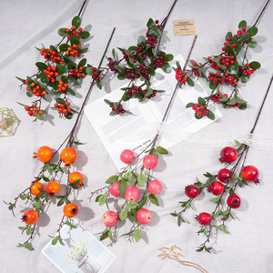 Ramas de Bayas de Acebo Artificiales y Granadas de 30cm-100cm, Frutas Decorativas de Plástico para Bodas y Decoración de Año Nuevo - Product Image 1